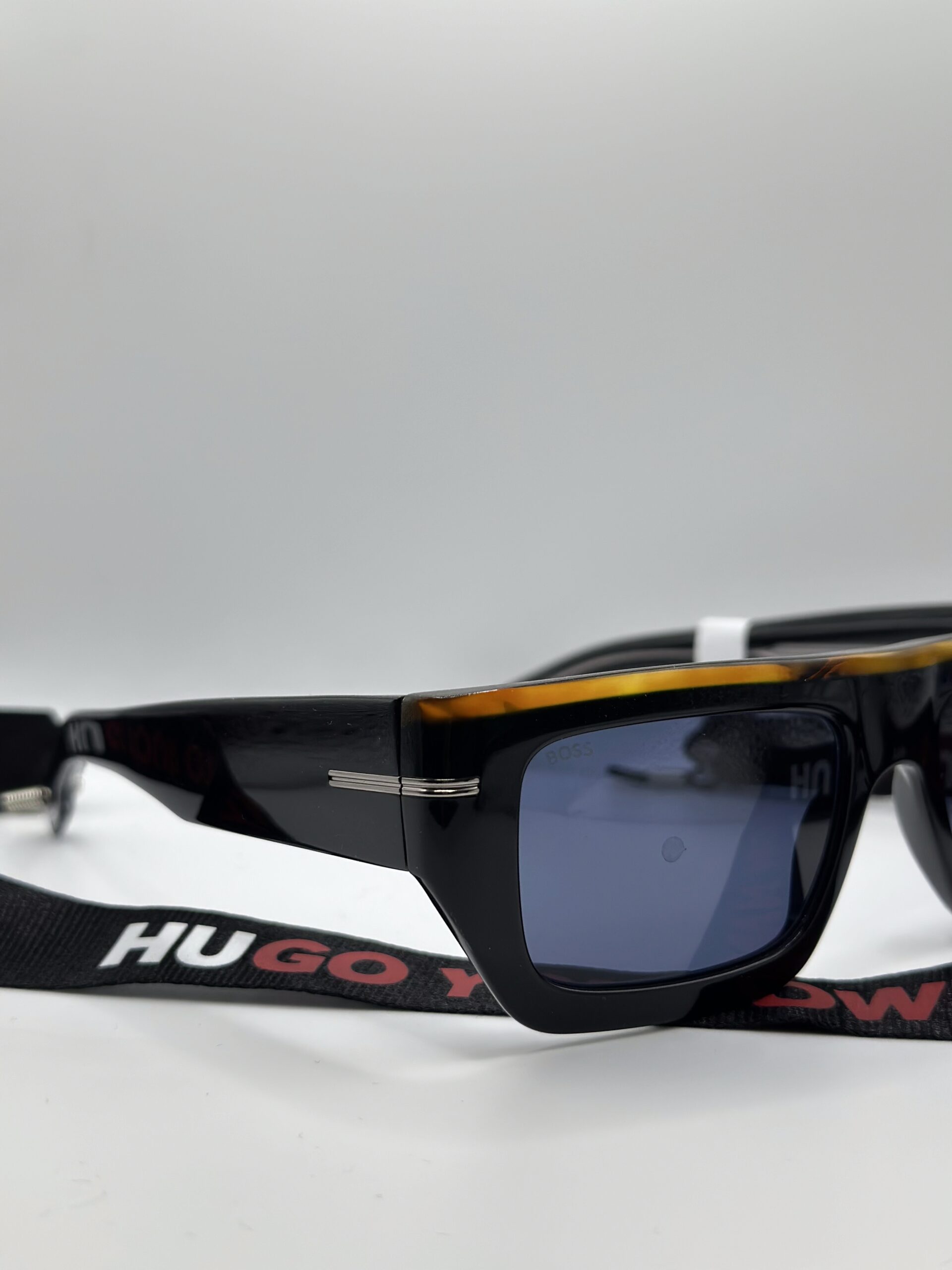 HUGO BOSS 1502S